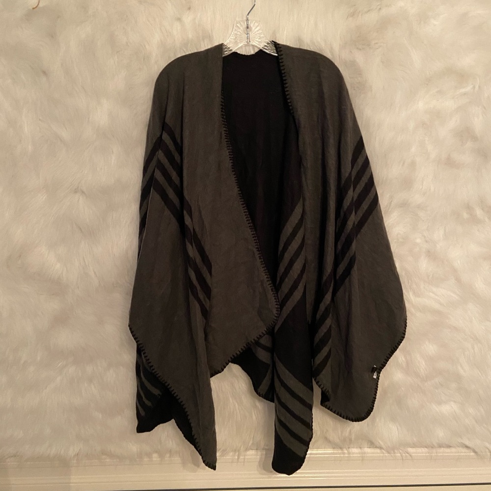 BB Dakota Shawl/Poncho